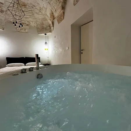Lefko Jacuzzi Vista * 오스투니